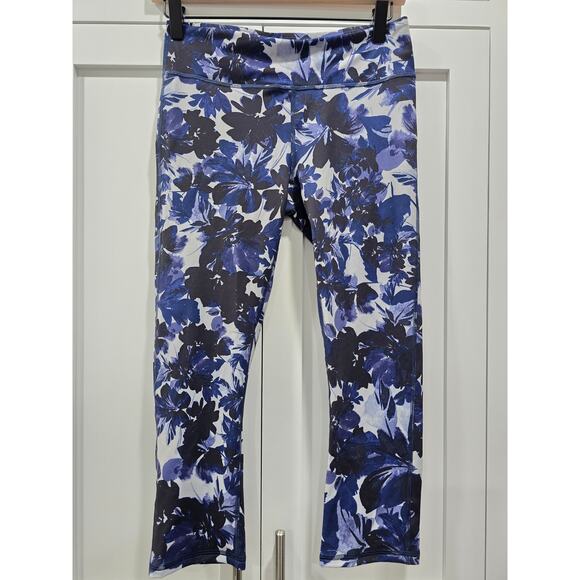 NWT - Fabletics Salar Printed Powerform Crop Leggings - Small - Picture 4 of 11